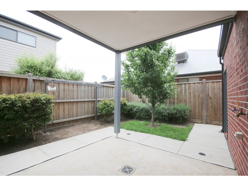 40 Trillium Boulevard, Mickleham VIC 3064