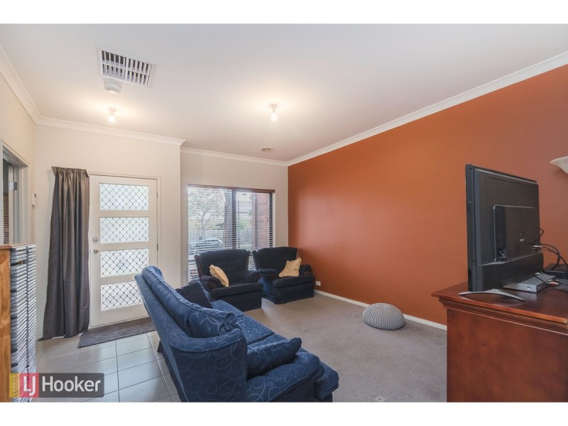 23 Gainsborough Drive, Craigieburn VIC 3064