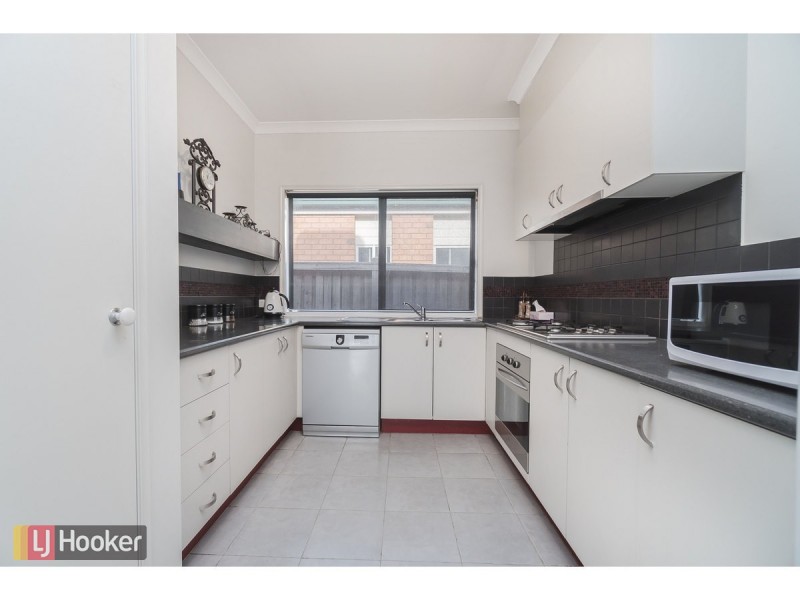 23 Gainsborough Drive, Craigieburn VIC 3064