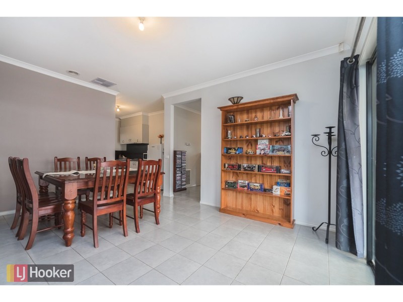 23 Gainsborough Drive, Craigieburn VIC 3064
