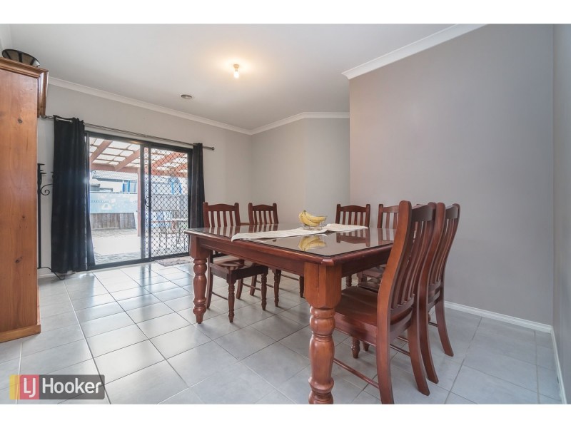 23 Gainsborough Drive, Craigieburn VIC 3064