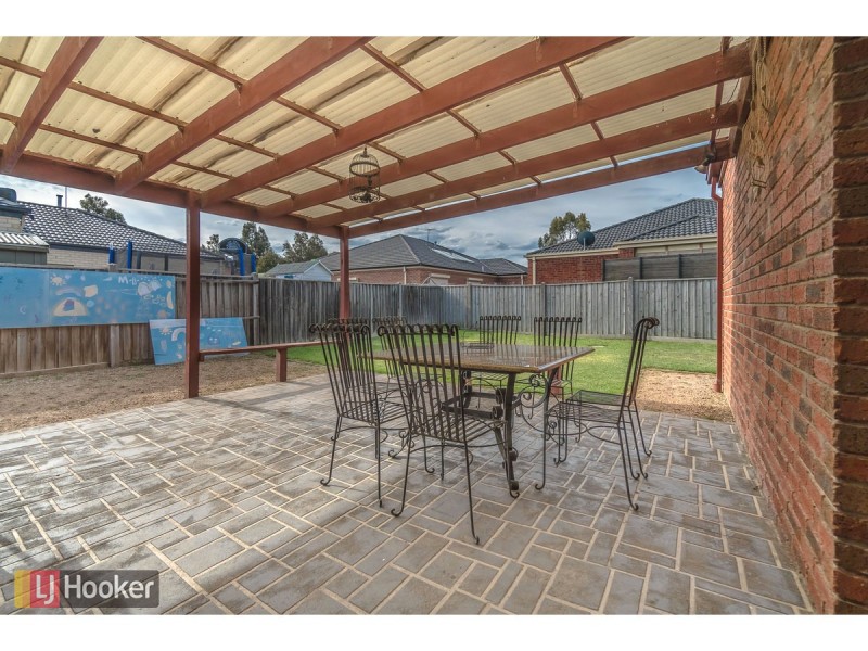 23 Gainsborough Drive, Craigieburn VIC 3064