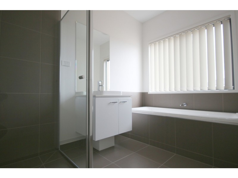 9 Astbury Crescent, Mickleham VIC 3064