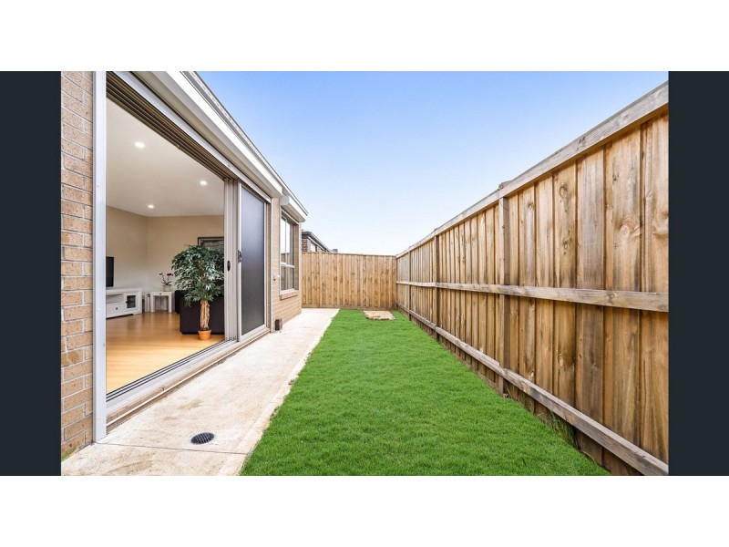 37 Moonlight Way, Mickleham VIC 3064