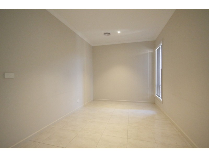 13 Anzacs Way, Craigieburn VIC 3064