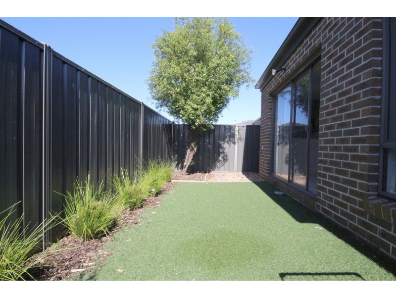 13 Anzacs Way, Craigieburn VIC 3064