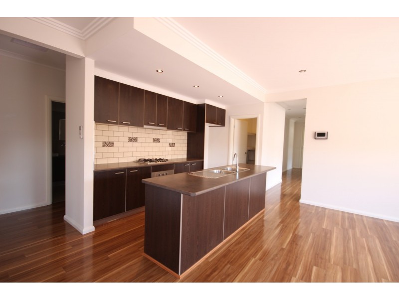 8 Jonesfield Street, Craigieburn VIC 3064