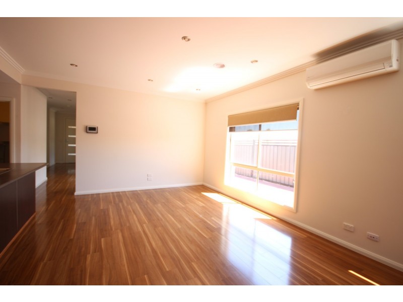 8 Jonesfield Street, Craigieburn VIC 3064