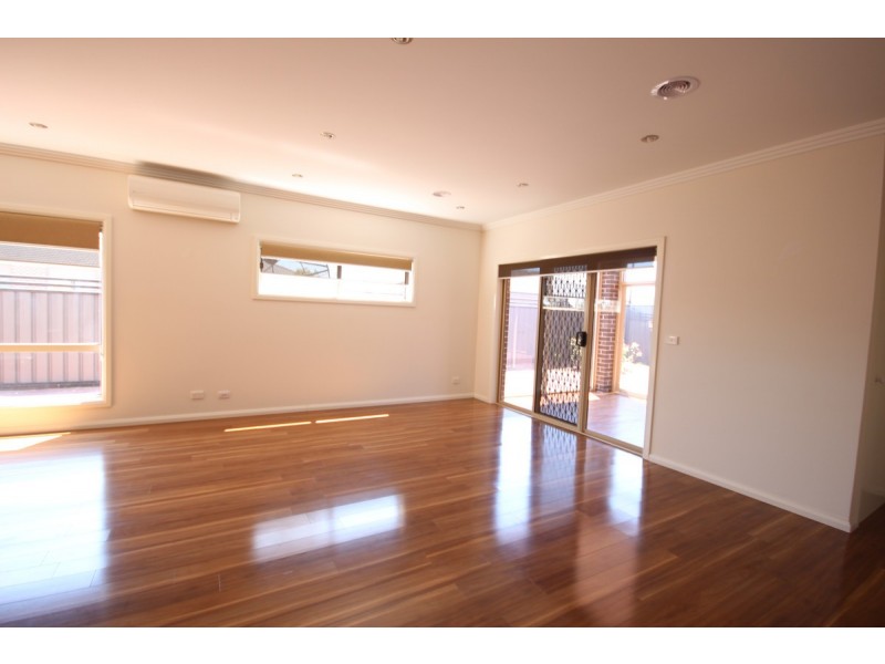 8 Jonesfield Street, Craigieburn VIC 3064