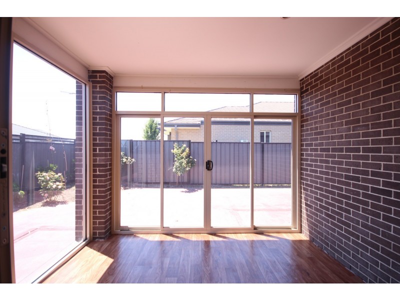 8 Jonesfield Street, Craigieburn VIC 3064