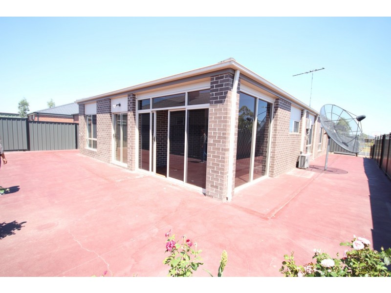 8 Jonesfield Street, Craigieburn VIC 3064