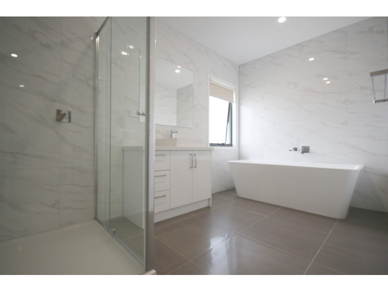 40 Fortitude Drive, Craigieburn VIC 3064