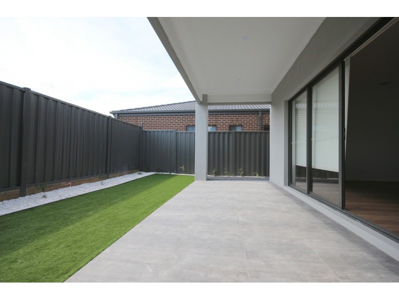 40 Fortitude Drive, Craigieburn VIC 3064