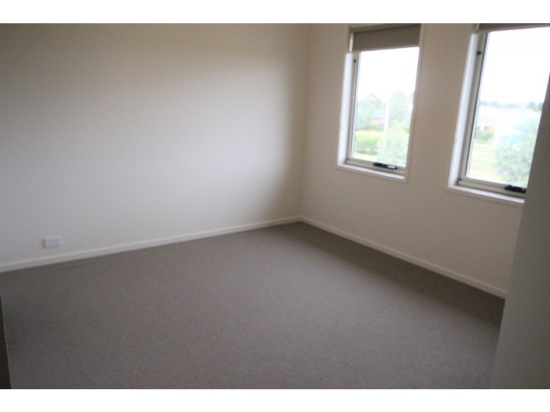 26 Parkforest Walk, Craigieburn VIC 3064