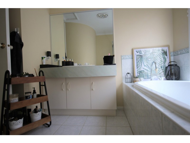 22 Southern Cross Drive, Roxburgh Park VIC 3064