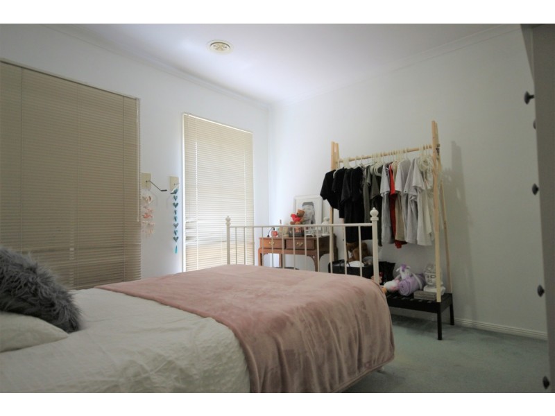 22 Southern Cross Drive, Roxburgh Park VIC 3064