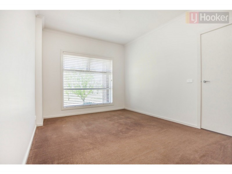 5 Yorkshire Terrace, Craigieburn VIC 3064