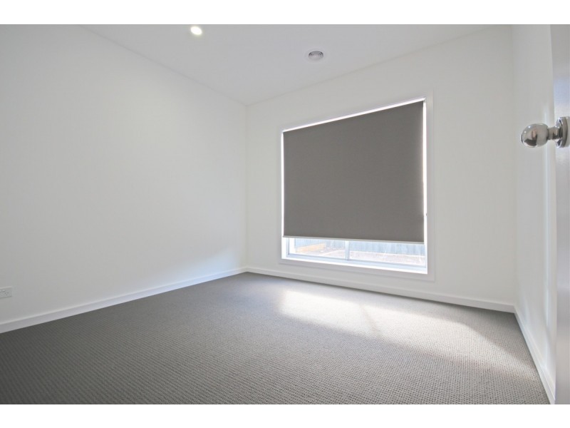 13 Divan Place, Craigieburn VIC 3064