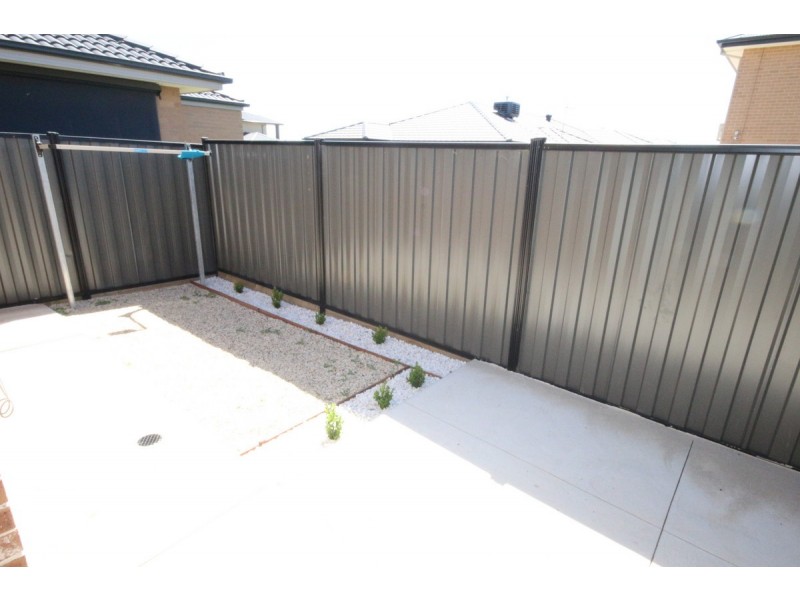 35 Fortitude Drive, Craigieburn VIC 3064