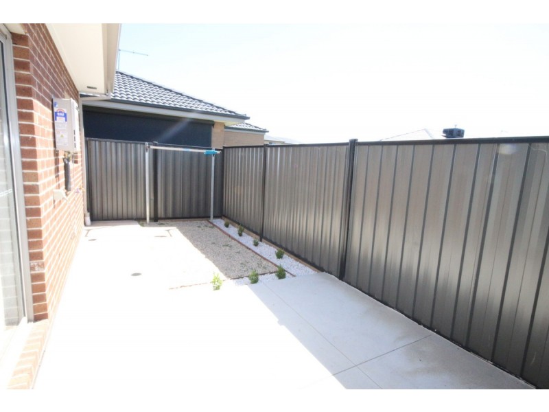 37 Fortitude Drive, Craigieburn VIC 3064