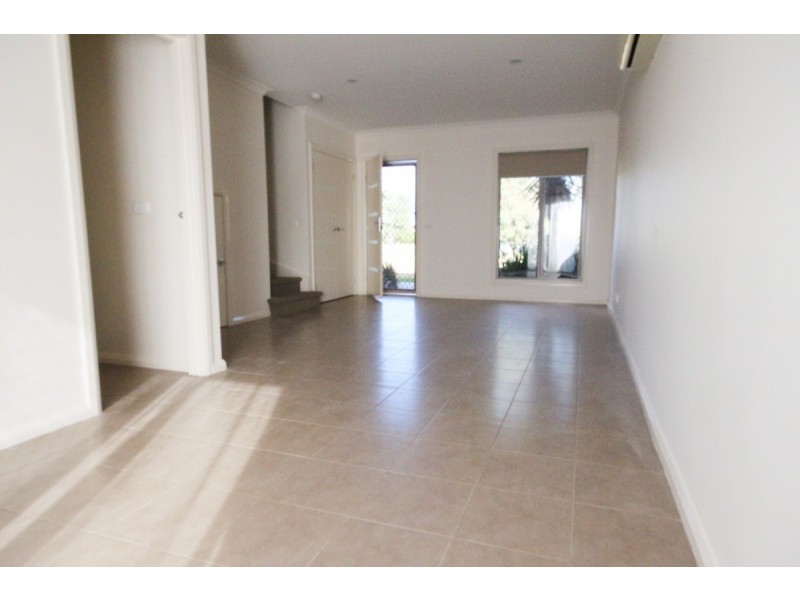 18/335 Grand Boulevard, Craigieburn VIC 3064