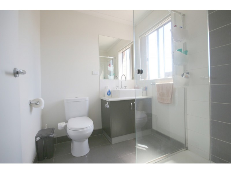 2 Korab Place, Roxburgh Park VIC 3064