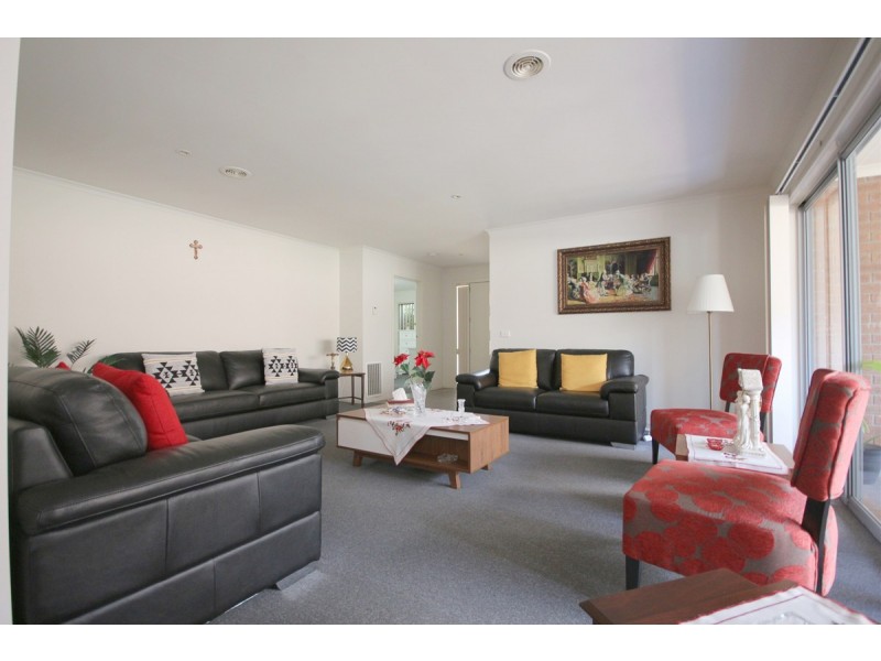 2 Korab Place, Roxburgh Park VIC 3064