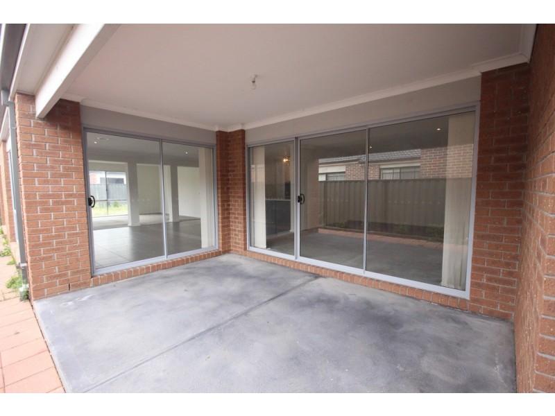 2 Korab Place, Roxburgh Park VIC 3064