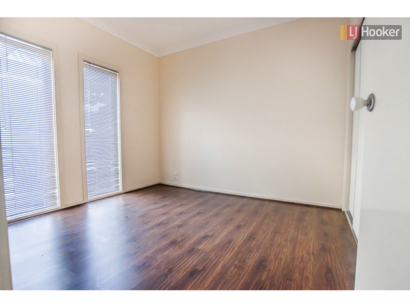 4 Peasholm Corner, Craigieburn VIC 3064