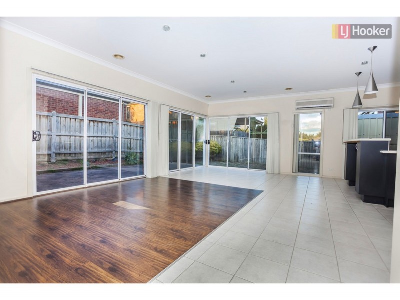4 Peasholm Corner, Craigieburn VIC 3064
