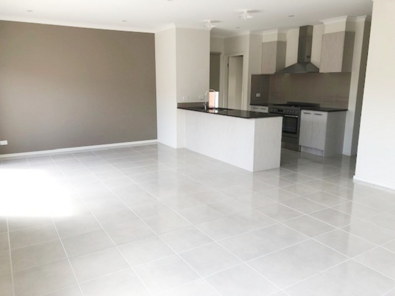 6 Martinshaw Road, Mickleham VIC 3064