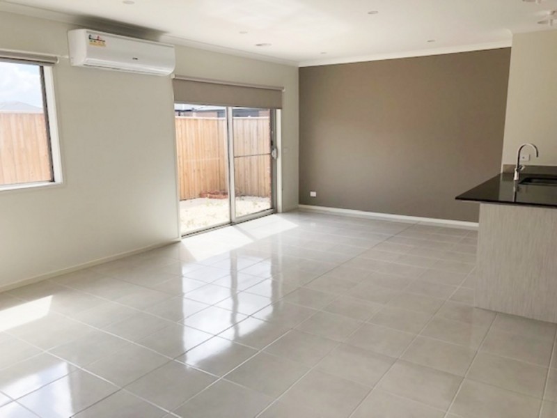 6 Martinshaw Road, Mickleham VIC 3064