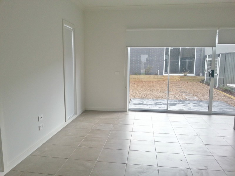 37 Kirkstead Grove, Craigieburn VIC 3064