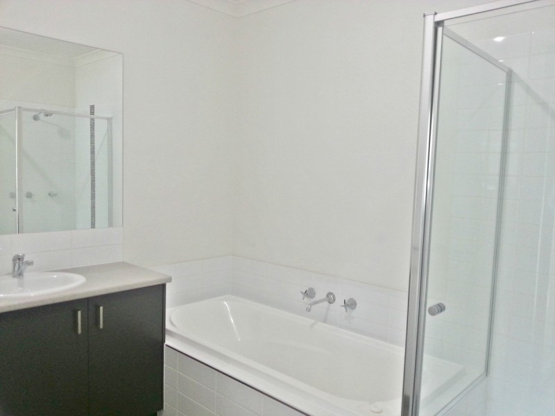 37 Kirkstead Grove, Craigieburn VIC 3064