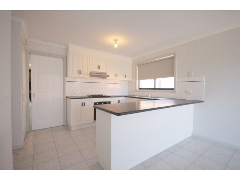 9 Hemsworth Court, Roxburgh Park VIC 3064