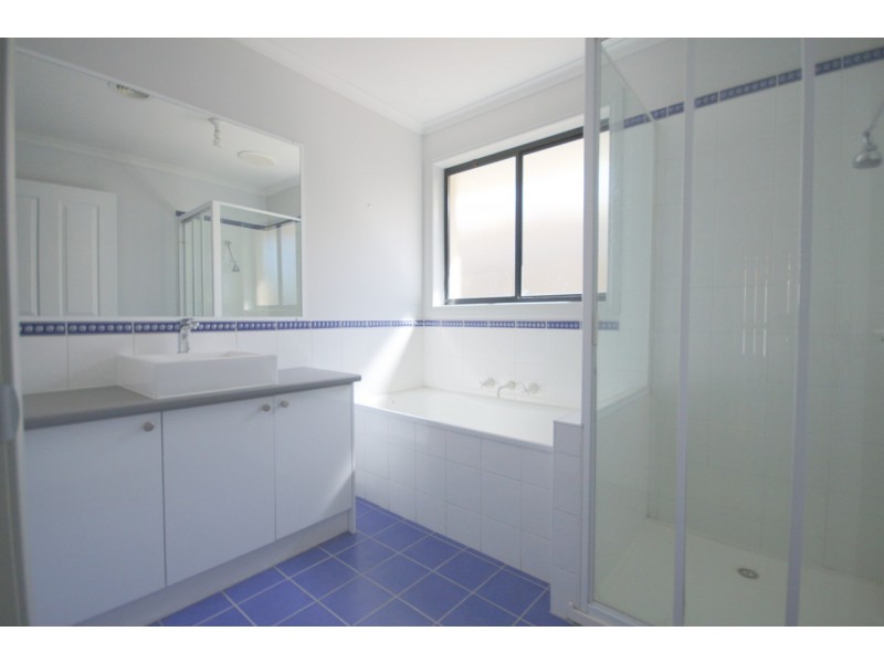 9 Hemsworth Court, Roxburgh Park VIC 3064