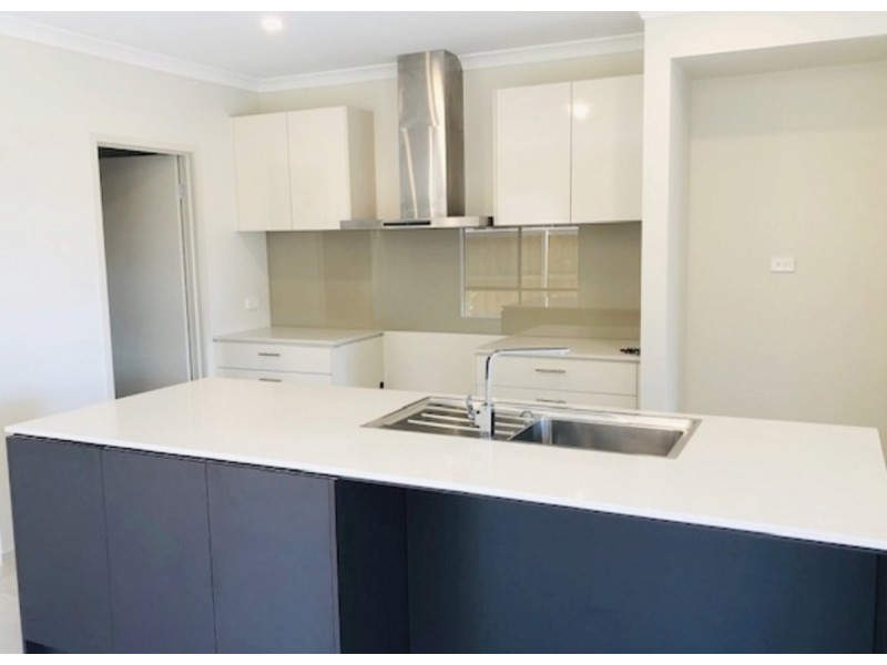 14 Harslett Street, Kalkallo VIC 3064