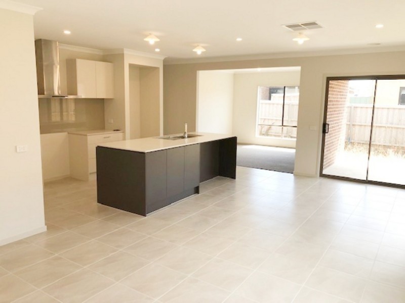 14 Harslett Street, Kalkallo VIC 3064