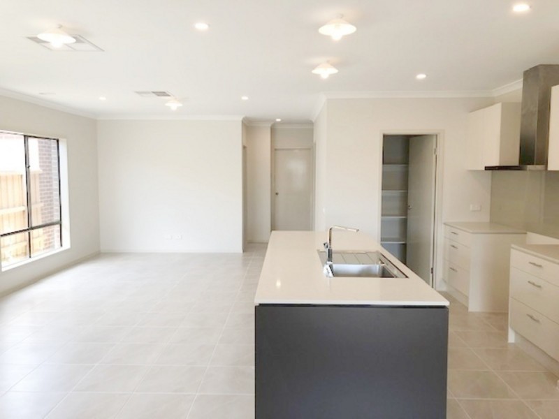 14 Harslett Street, Kalkallo VIC 3064