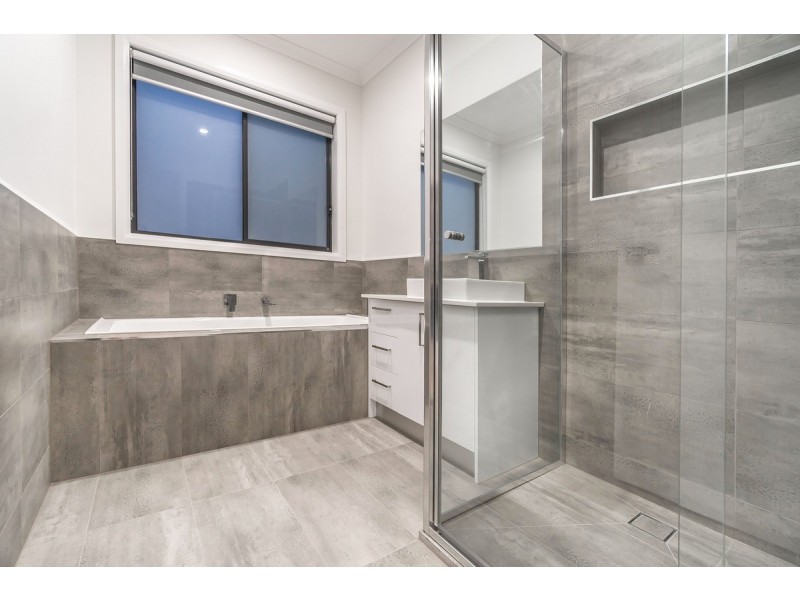 14 Booyong Street, Craigieburn VIC 3064