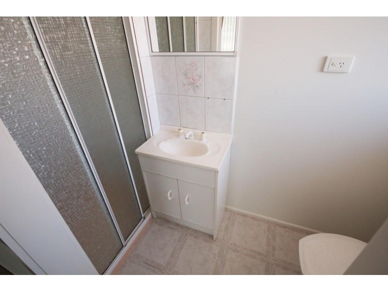 16 Redwood Drive, Meadow Heights VIC 3048