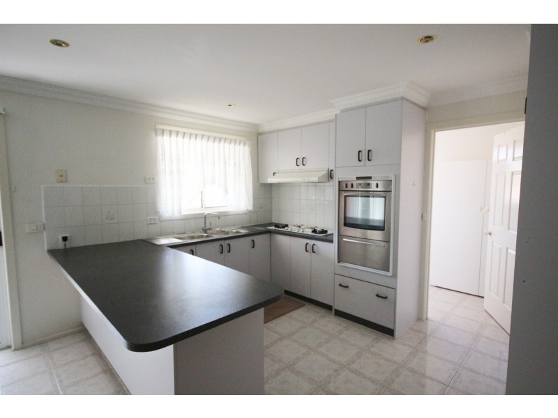 16 Redwood Drive, Meadow Heights VIC 3048