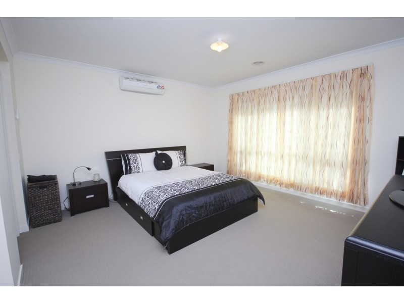 6 Fenland Street, Craigieburn VIC 3064