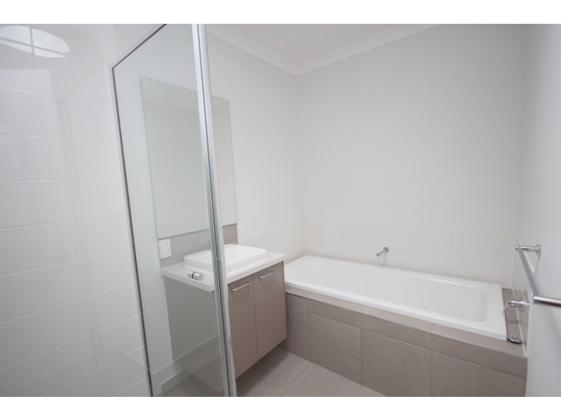 7 Sandwood Place, Craigieburn VIC 3064