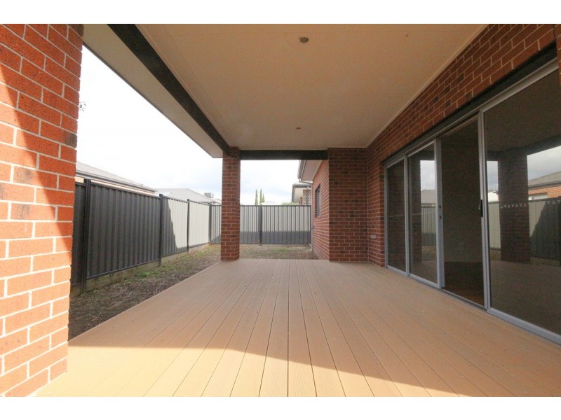 23 Baronial Way, Craigieburn VIC 3064