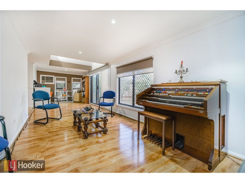 5 Nash Court, Meadow Heights VIC 3048