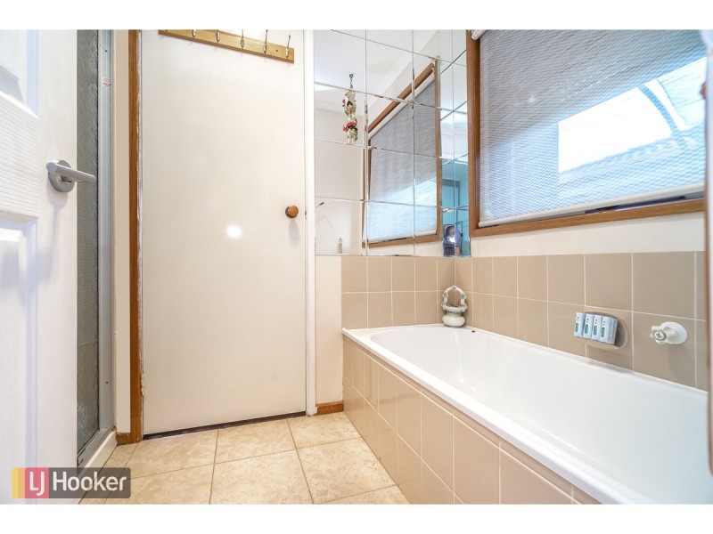 5 Nash Court, Meadow Heights VIC 3048