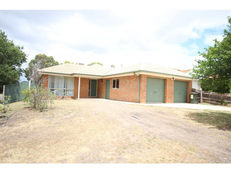 1 Pinnock Avenue, Roxburgh Park VIC 3064