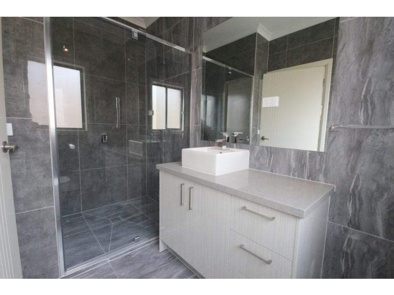 74 Everglade Crescent, Roxburgh Park VIC 3064