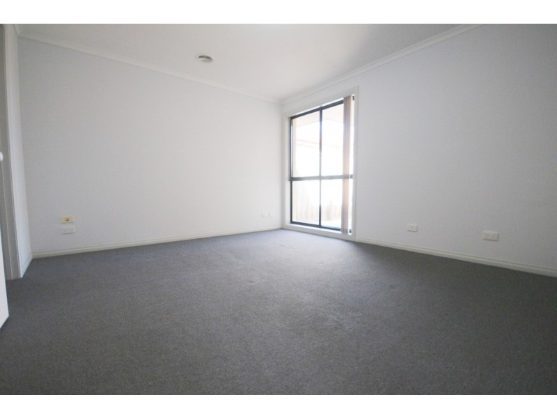 9 Hemsworth Court, Roxburgh Park VIC 3064